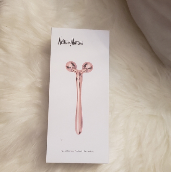 Neiman Marcus Face Contour Roller Rose Gold - Picture 3 of 3